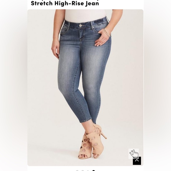 Torrid Bombshell crops 16 NWT (rs) - Picture 5 of 5